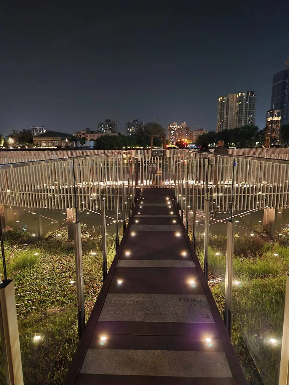 台中夜景湧泉公園滿月指輪星光大道