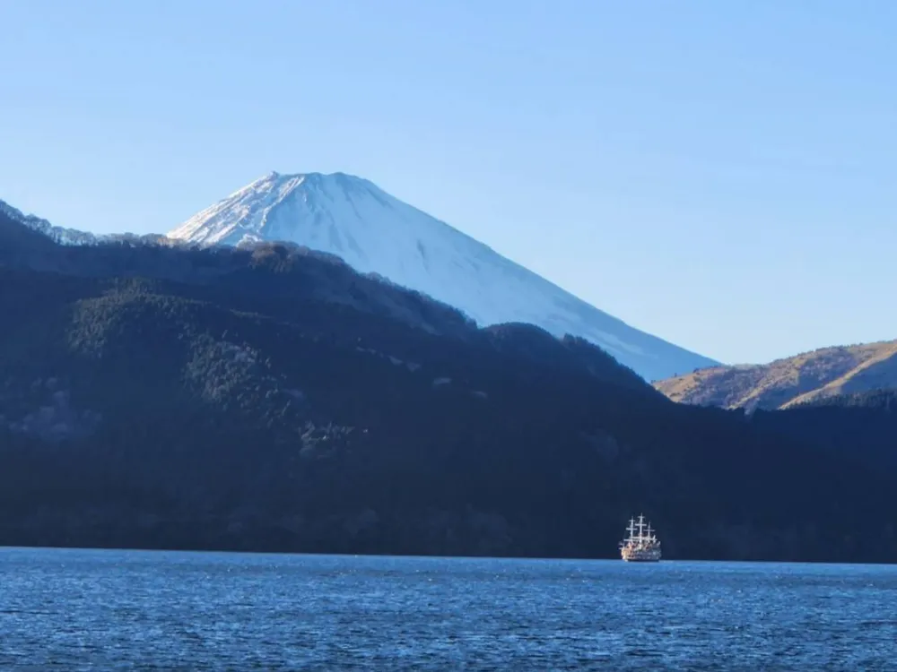 日本箱根絕美蘆之湖，遠眺富士山，3種遊湖觀光船與必吃美食推薦！