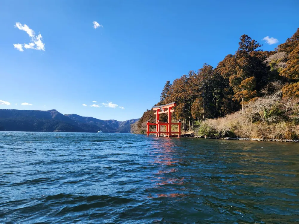 箱根蘆之湖箱根神社平和之鳥居
