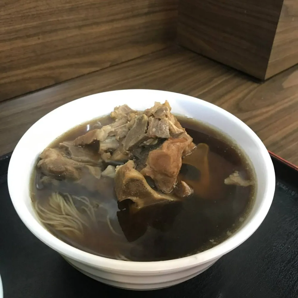 逢甲夜市美食宋家藥燉排骨